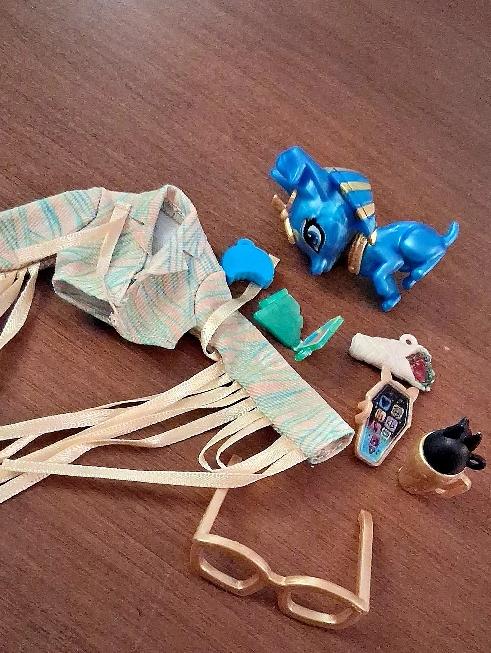 Monster High 2022 Cleo de Nile G3 Pet Dog Tut With Accessories